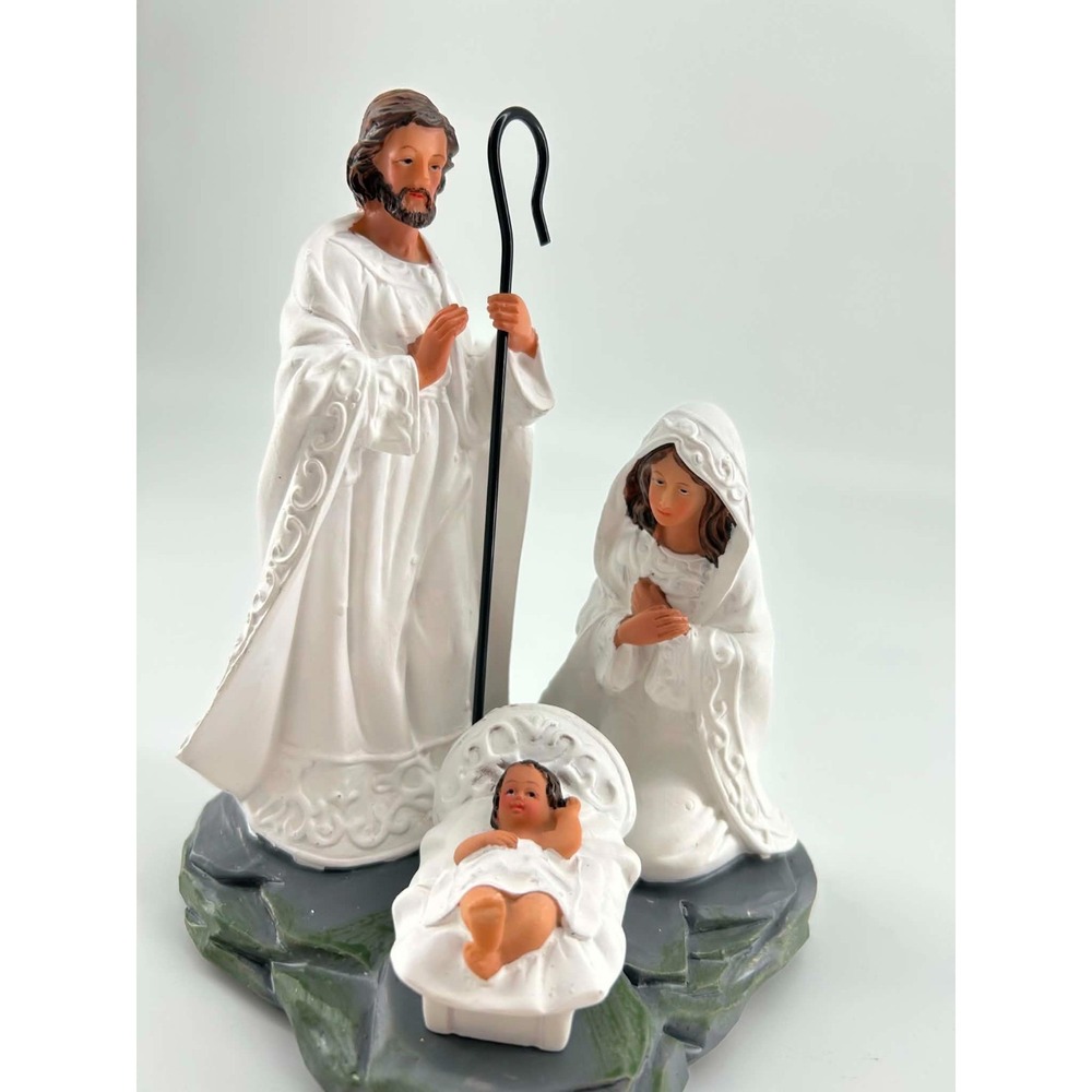 DaySpring White Nativity Scene Mary Joseph Baby Jesus FTD Resin Figurine 7in